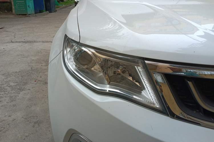 Used Geely Auto Emgrand X7 Sport 2016 2.0L Manual Smart Connect Version Right Front Headlight