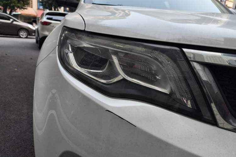 Used Geely Auto Emgrand X7 Sport 2016 1.8TD Automatic ZhiZun Version Right Front Headlight