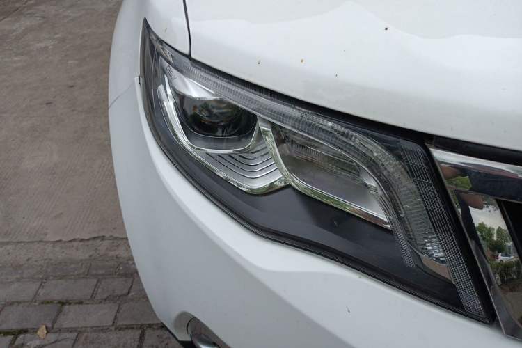 Used Geely Auto Emgrand X7 Sport 2016 1.8TD Automatic ZhiZun Version Right Front Headlight
