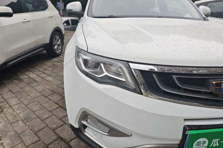 Used Geely Auto Emgrand X7 Sport 2016 1.8TD Automatic ZhiZun Version Right Front Headlight