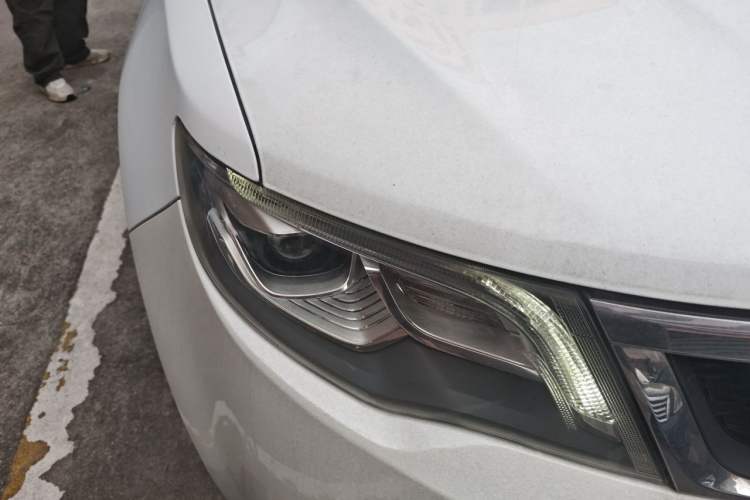 Used Geely Auto Emgrand X7 Sport 2016 1.8TD Automatic Smart Model Right Front Headlight