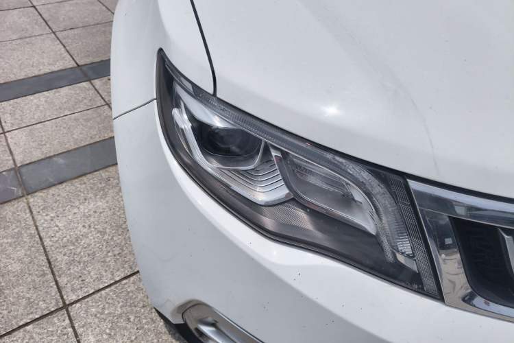 Used Geely Auto Emgrand X7 Sport 2016 1.8TD Automatic Smart Model Right Front Headlight