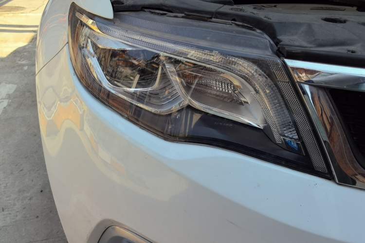 Used Geely Auto Emgrand X7 Sport 2016 1.8TD Automatic ZhiZun Version Right Front Headlight