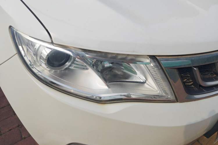 Used Geely Auto Emgrand X7 Sport 2016 2.0L Manual ZhiShang Version Right Front Headlight