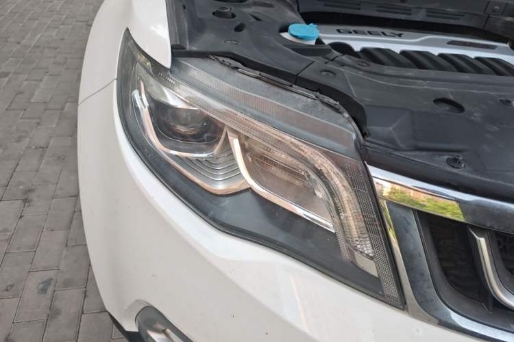 Used Geely Auto Emgrand X7 Sport 2016 1.8TD Automatic ZhiZun Version Right Front Headlight