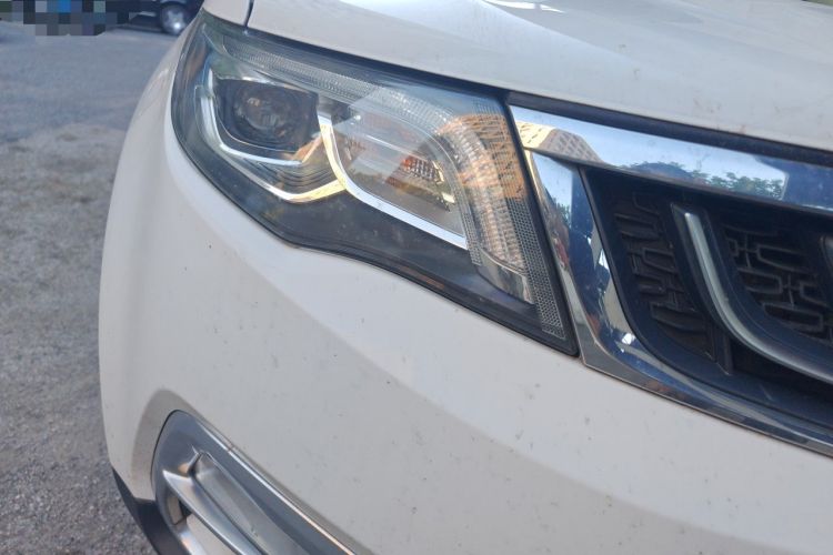 Used Geely Auto Emgrand X7 Sport 2016 1.8TD Automatic ZhiZun Version Right Front Headlight