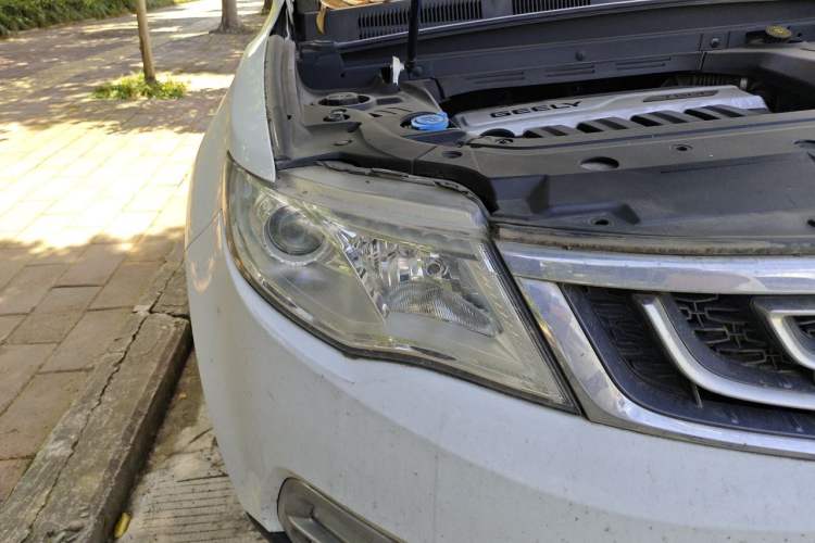 Used Geely Auto Emgrand X7 Sport 2016 1.8TD Automatic Smart Connectivity Version Right Front Headlight