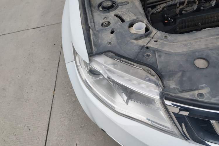 Used Geely Auto Emgrand X7 Sport 2016 2.0L Manual ZhiShang Version Right Front Headlight