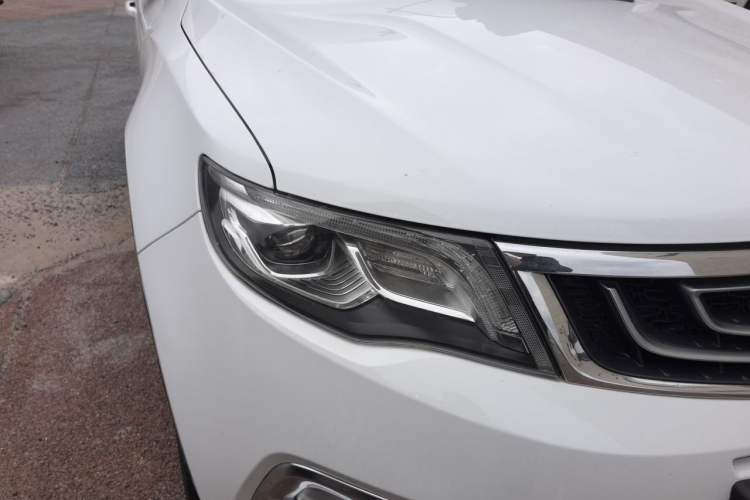 Used Geely Auto Emgrand X7 Sport 2016 1.8TD Automatic Smart Model Right Front Headlight