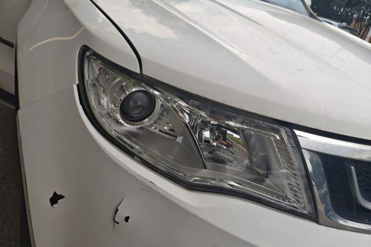 Used Geely Auto Emgrand X7 Sport 2016 1.8TD Automatic ZhiShang Model Right Front Headlight