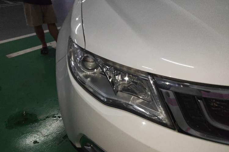 Used Geely Auto Emgrand X7 Sport 2016 1.8TD Automatic Smart Connectivity Version Right Front Headlight