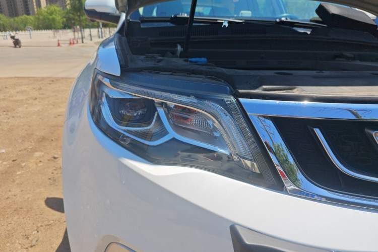 Used Geely Auto Emgrand X7 Sport 2016 1.8TD Automatic ZhiZun Version Right Front Headlight