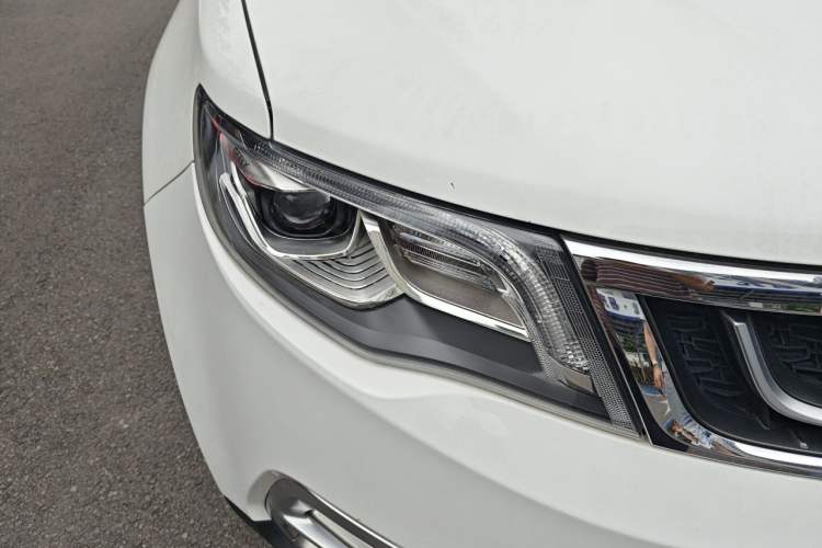 Used Geely Auto Emgrand X7 Sport 2016 1.8TD Automatic Smart Model Right Front Headlight