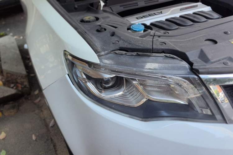 Used Geely Auto Emgrand X7 Sport 2016 1.8TD Automatic Smart Model Right Front Headlight