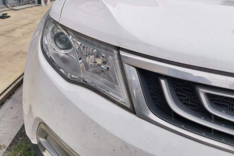 Used Geely Auto Emgrand X7 Sport 2016 1.8TD Automatic Smart Connectivity Version Right Front Headlight