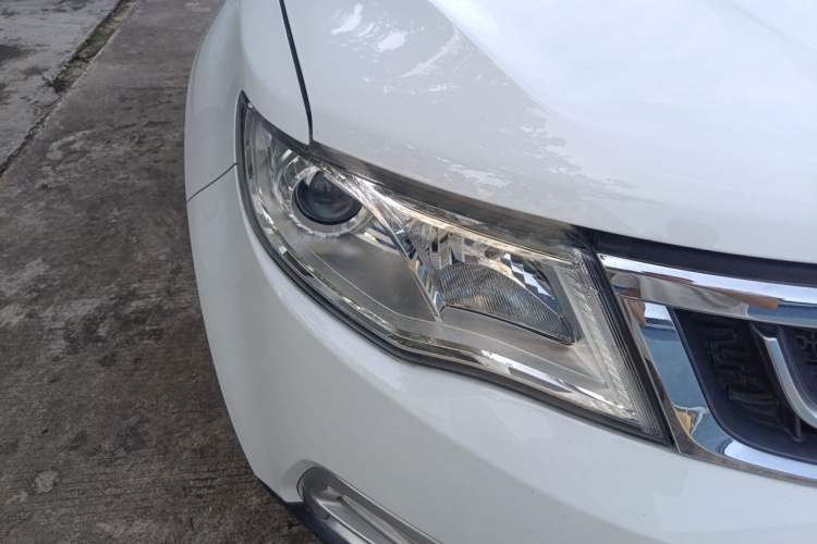 Used Geely Auto Emgrand X7 Sport 2016 1.8TD Automatic Smart Connectivity Version Right Front Headlight