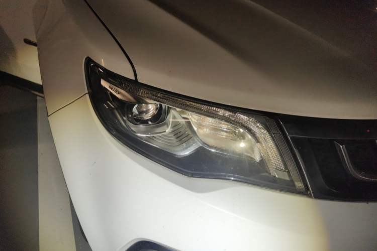 Used Geely Auto Emgrand X7 Sport 2016 1.8TD Automatic Smart Model Right Front Headlight