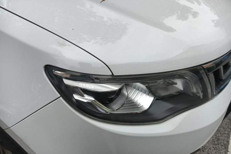 Used Geely Auto Emgrand X7 Sport 2016 1.8TD Automatic ZhiZun Version Right Front Headlight
