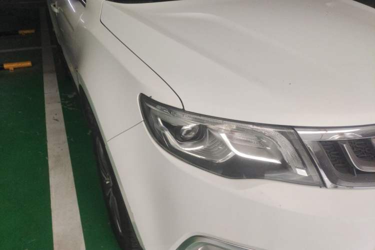 Used Geely Auto Emgrand X7 Sport 2016 1.8TD Automatic ZhiZun Version Right Front Headlight