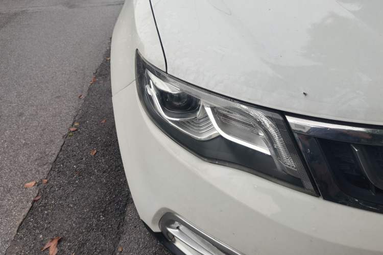 Used Geely Auto Emgrand X7 Sport 2016 1.8TD Automatic Smart Model Right Front Headlight