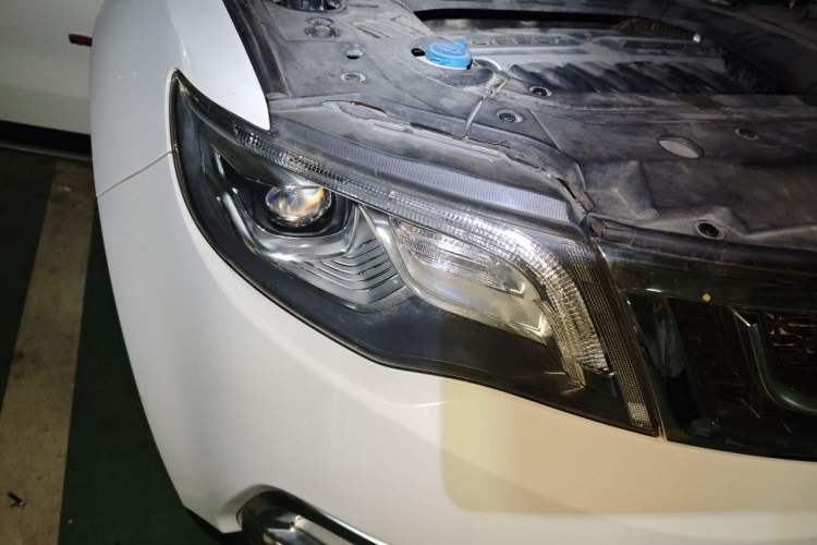 Used Geely Auto Emgrand X7 Sport 2016 1.8TD Automatic Smart Model Right Front Headlight