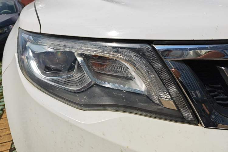 Used Geely Auto Emgrand X7 Sport 2016 1.8TD Automatic ZhiZun Version Right Front Headlight