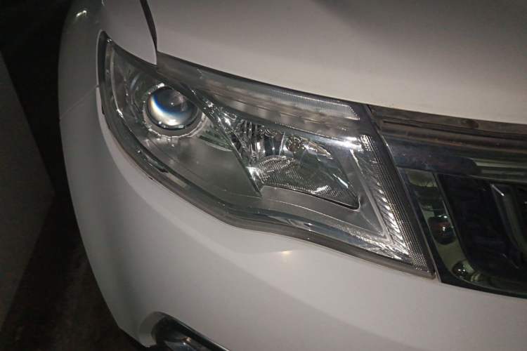 Used Geely Auto Emgrand X7 Sport 2016 1.8TD Automatic Smart Connectivity Version Right Front Headlight