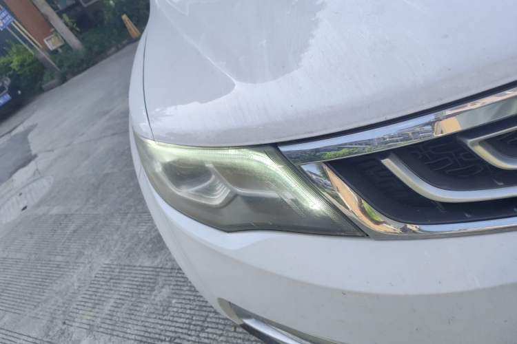 Used Geely Auto Emgrand X7 Sport 2016 2.0L Manual ZhiShang Version Right Front Headlight