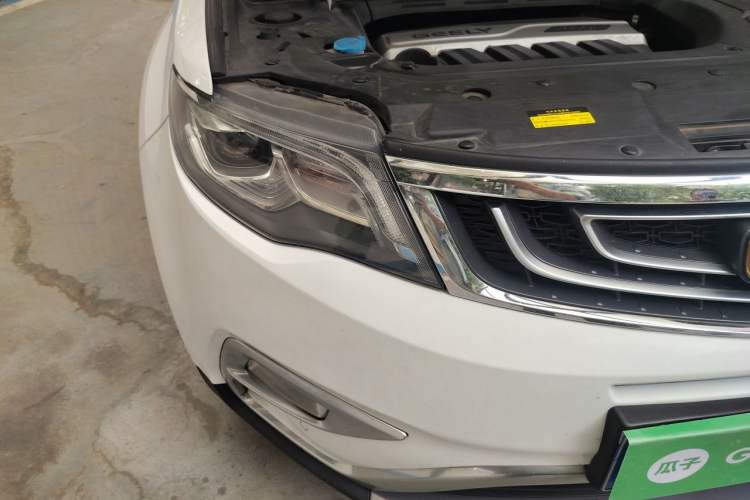 Used Geely Auto Emgrand X7 Sport 2016 1.8TD Automatic ZhiZun Version Right Front Headlight