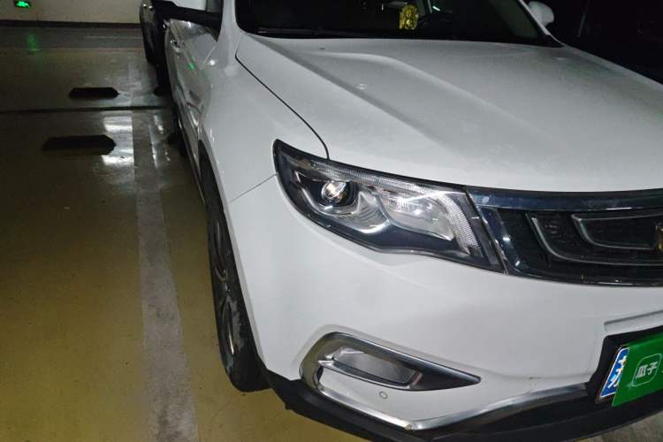 Used Geely Auto Emgrand X7 Sport 2016 1.8TD Automatic ZhiZun Version Right Front Headlight
