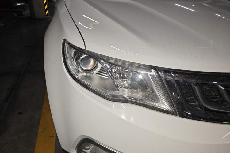 Used Geely Auto Emgrand X7 Sport 2016 1.8TD Automatic Smart Connectivity Version Right Front Headlight