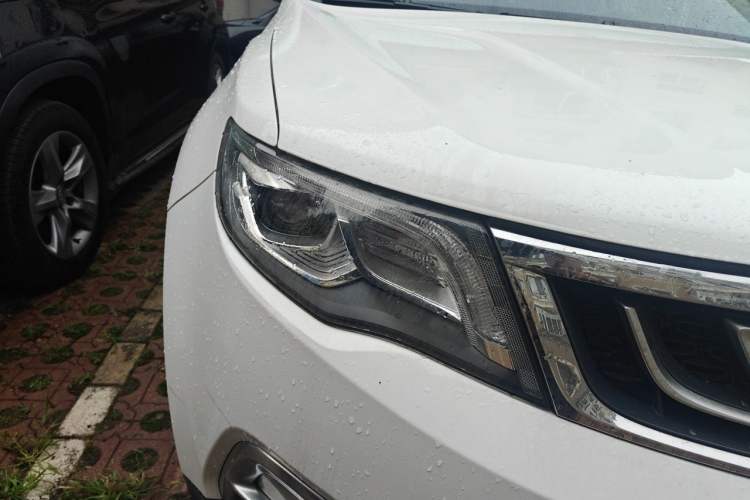 Used Geely Auto Emgrand X7 Sport 2016 1.8TD Automatic Smart Model Right Front Headlight