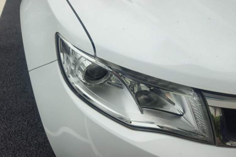 Used Geely Auto Emgrand X7 Sport 2016 2.0L Manual Smart Connect Version Right Front Headlight