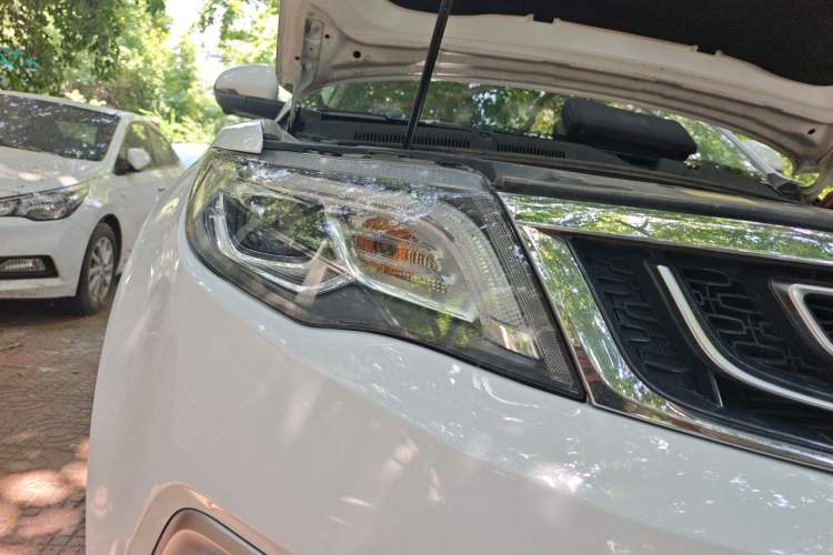 Used Geely Auto Emgrand X7 Sport 2016 1.8TD Automatic ZhiZun Version Right Front Headlight