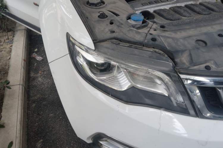 Used Geely Auto Emgrand X7 Sport 2016 1.8TD Automatic ZhiZun Version Right Front Headlight