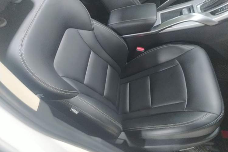 Used Geely Auto Emgrand X7 Sport 2016 1.8TD Automatic ZhiShang Model Right Front Seat