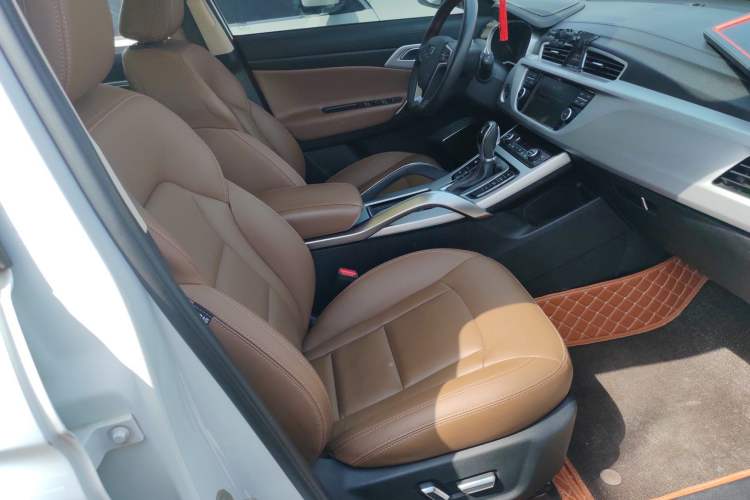 Used Geely Auto Emgrand X7 Sport 2016 1.8TD Automatic ZhiZun Version Right Front Seat