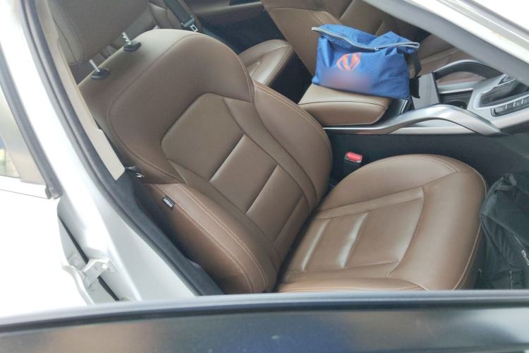 Used Geely Auto Emgrand X7 Sport 2016 1.8TD Automatic All-Wheel-Drive ZhiZun Edition Right Front Seat