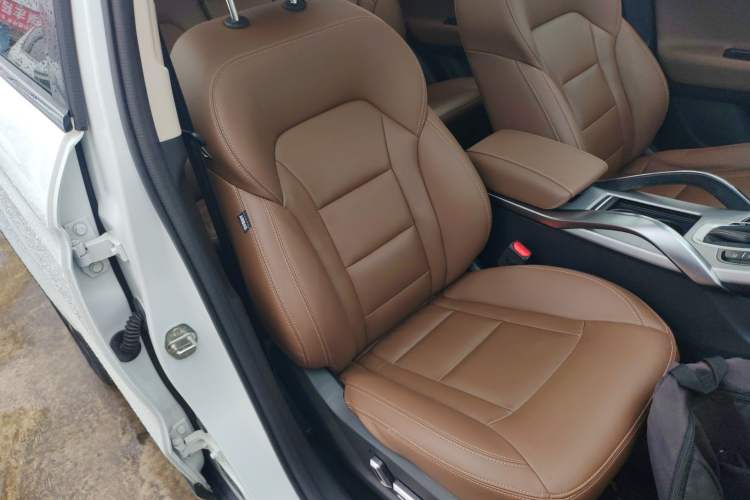 Used Geely Auto Emgrand X7 Sport 2016 1.8TD Automatic All-Wheel-Drive ZhiZun Edition Right Front Seat