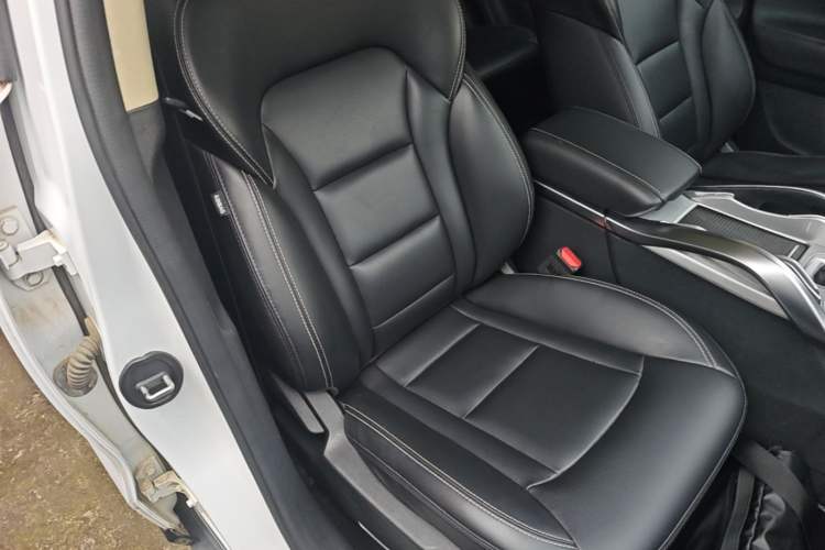 Used Geely Auto Emgrand X7 Sport 2016 1.8TD Automatic Smart Connectivity Version Right Front Seat