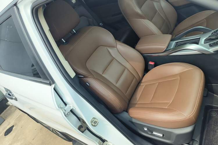 Used Geely Auto Emgrand X7 Sport 2016 1.8TD Automatic ZhiZun Version Right Front Seat