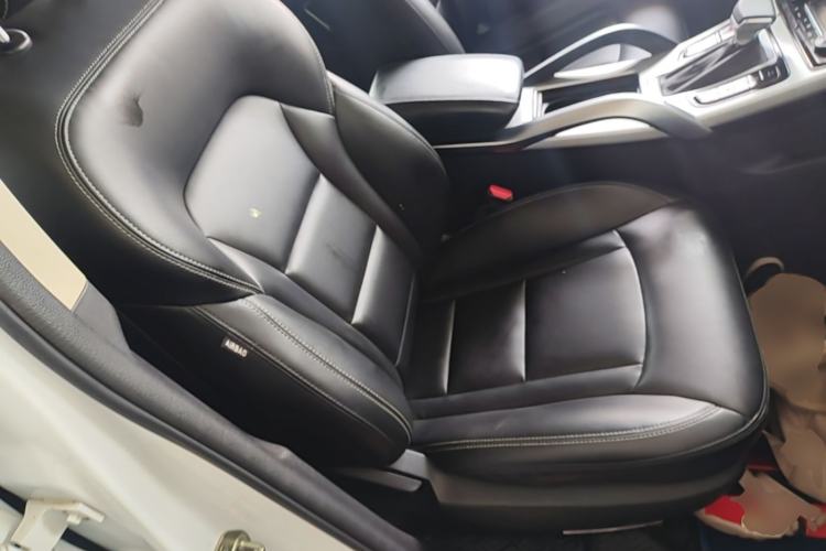 Used Geely Auto Emgrand X7 Sport 2016 1.8TD Automatic Smart Connectivity Version Right Front Seat