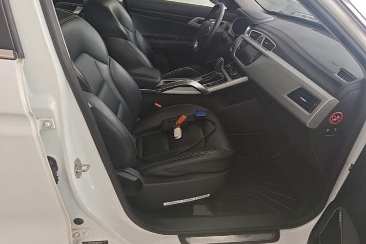 Used Geely Auto Emgrand X7 Sport 2016 1.8TD Automatic Smart Connectivity Version Right Front Seat