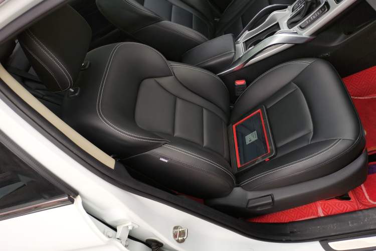 Used Geely Auto Emgrand X7 Sport 2016 1.8TD Automatic Smart Connectivity Version Right Front Seat