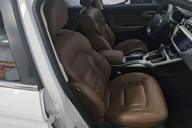 Used Geely Auto Emgrand X7 Sport 2016 1.8TD Automatic All-Wheel-Drive ZhiZun Edition Right Front Seat