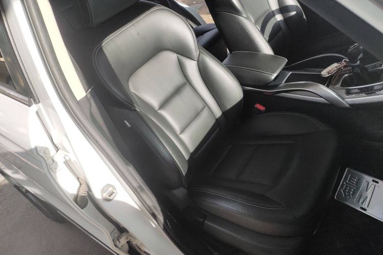 Used Geely Auto Emgrand X7 Sport 2016 2.0L Manual Smart Connect Version Right Front Seat