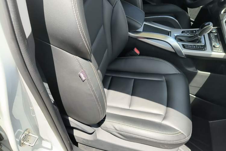 Used Geely Auto Emgrand X7 Sport 2016 1.8TD Automatic Smart Connectivity Version Right Front Seat