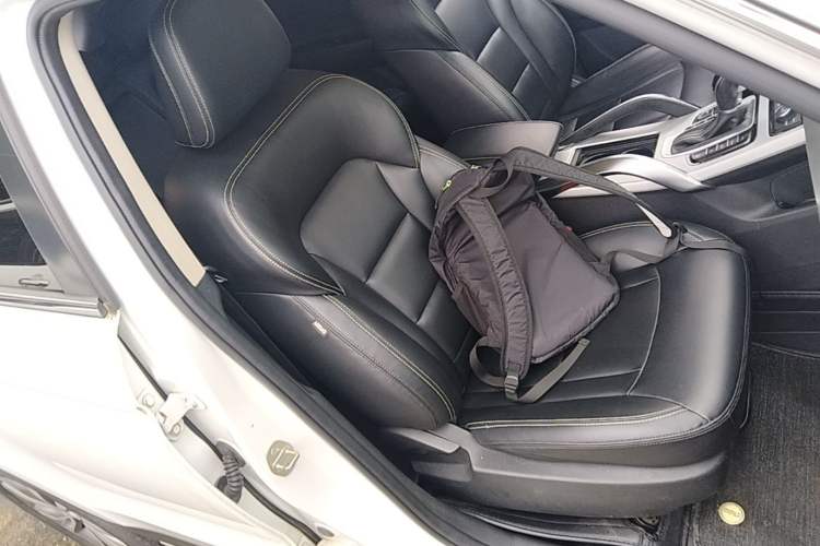 Used Geely Auto Emgrand X7 Sport 2016 1.8TD Automatic Smart Connectivity Version Right Front Seat