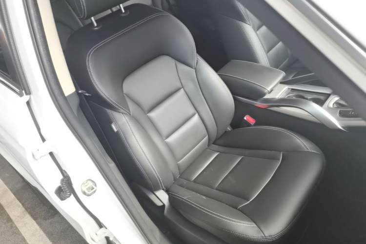 Used Geely Auto Emgrand X7 Sport 2016 1.8TD Automatic Smart Model Right Front Seat