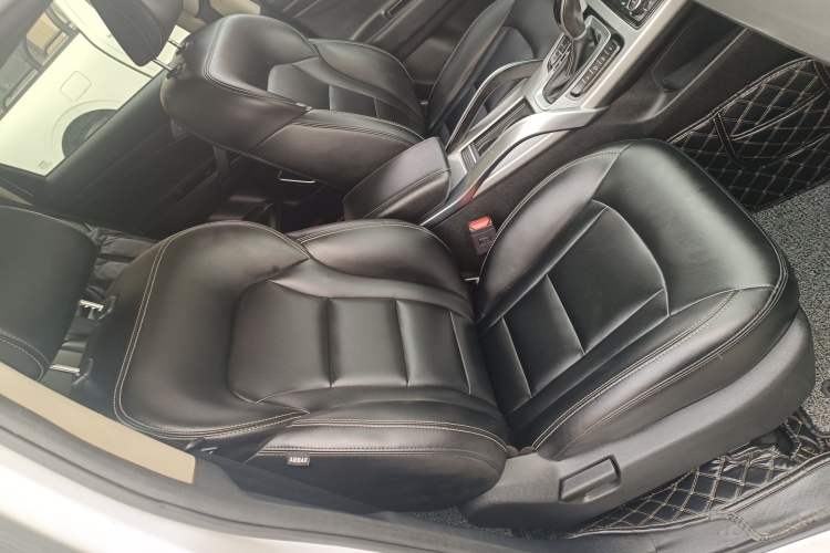 Used Geely Auto Emgrand X7 Sport 2016 1.8TD Automatic ZhiShang Model Right Front Seat